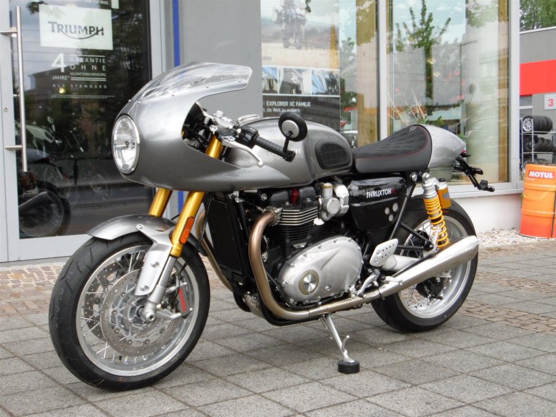 Триумф Тракстон 1200 r