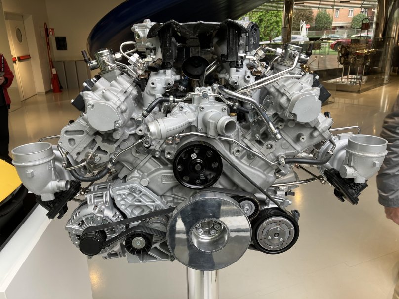 Maserati mc12 двигатель