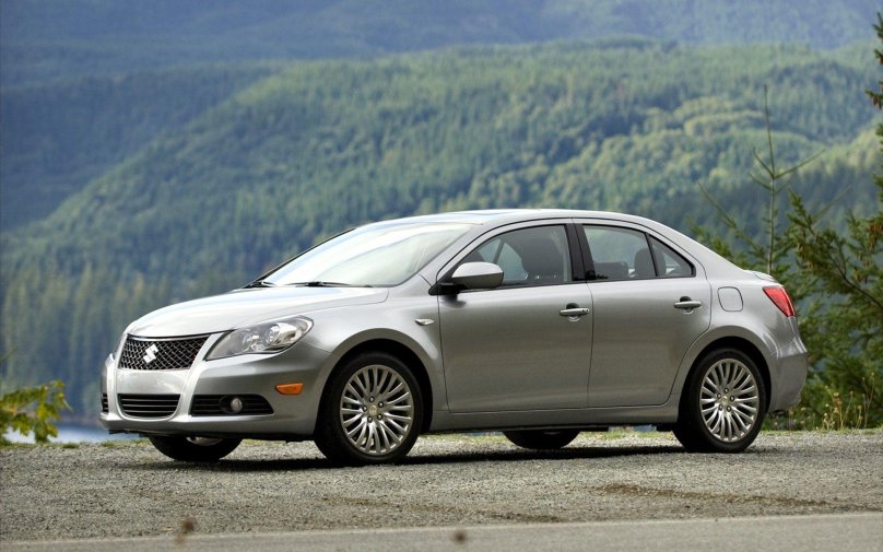 Сузуки седан Кизаши