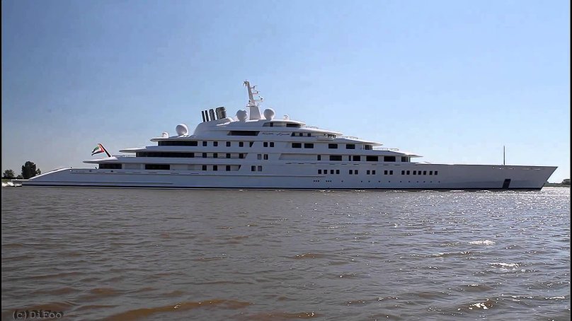 Яхта Аззам