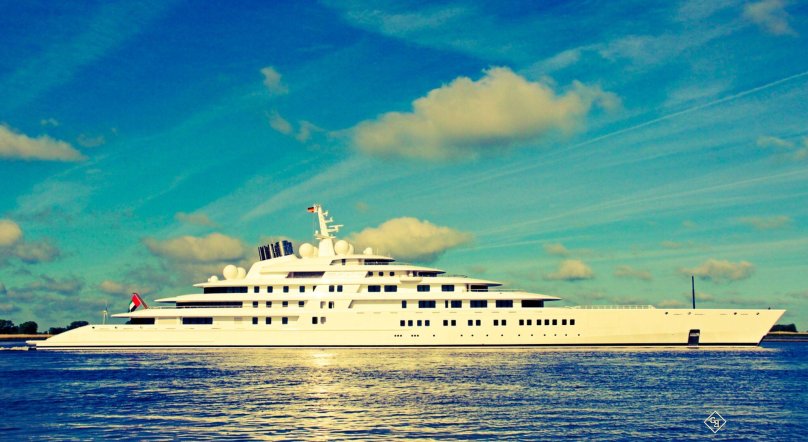 180-Метровой яхты Azzam