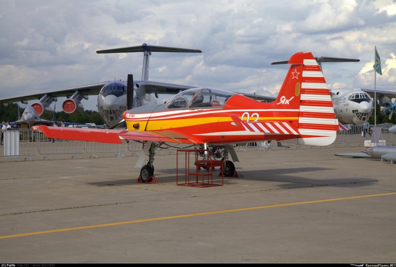 Самолёт як-152