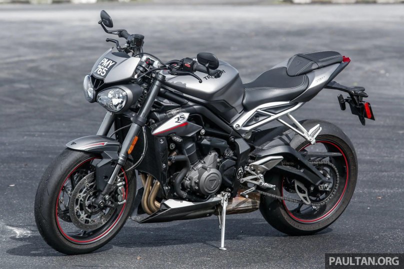 Триумф стрит трипл 765 RS