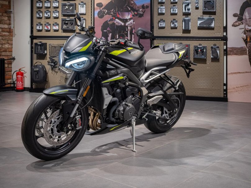 Триумф стрит трипл 765 РС