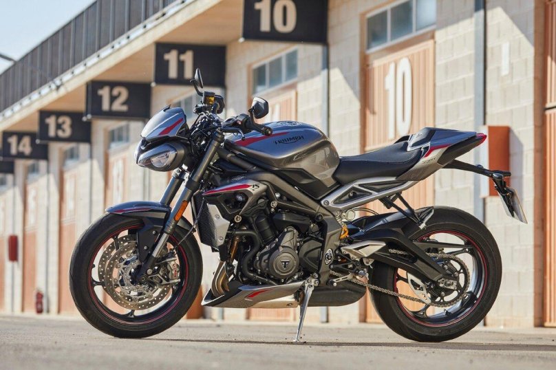 Триумф стрит трипл 765 RS