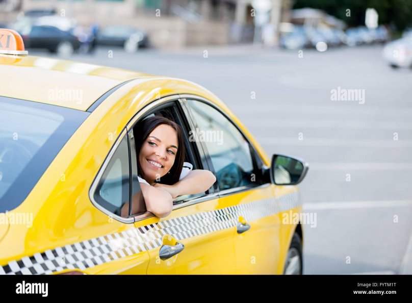 Блондинка в такси