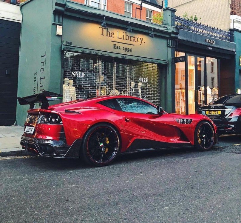 Ferrari 812 Superfast