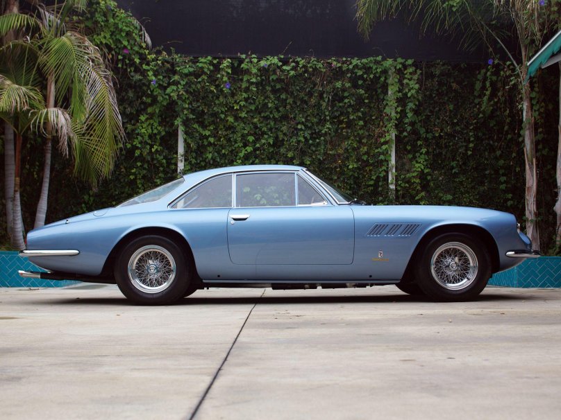 Ferrari 500 Superfast (1965),