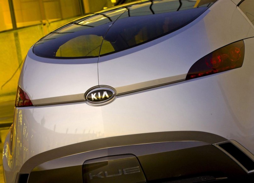 Машина Kia Kue