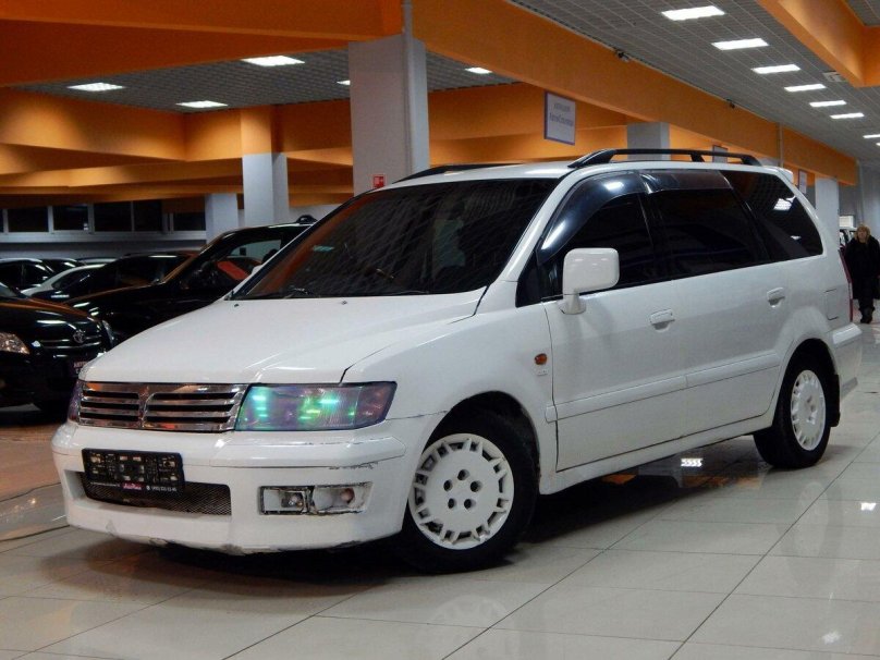 Митсубиси Шариот 2000