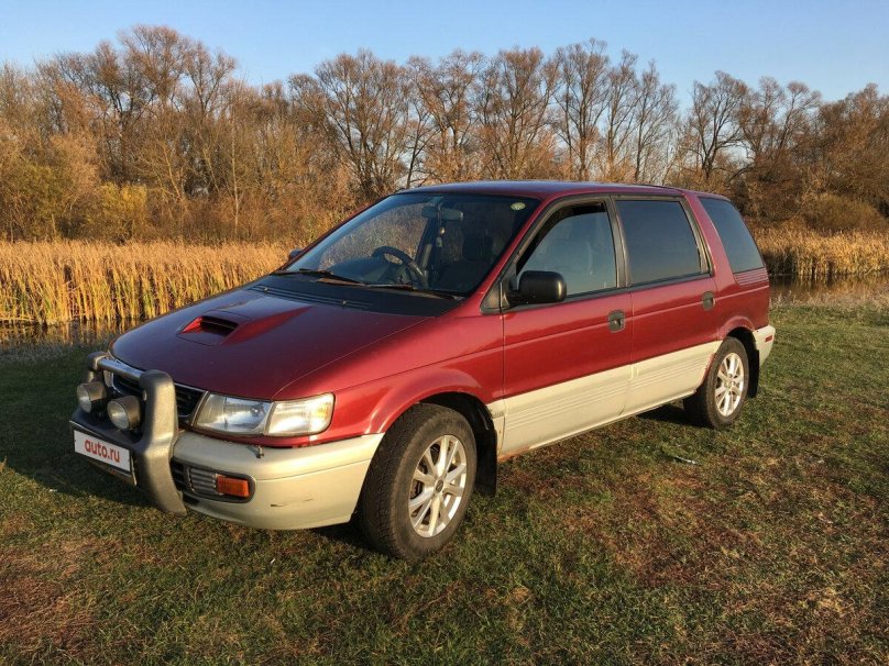 Mitsubishi Chariot 1996