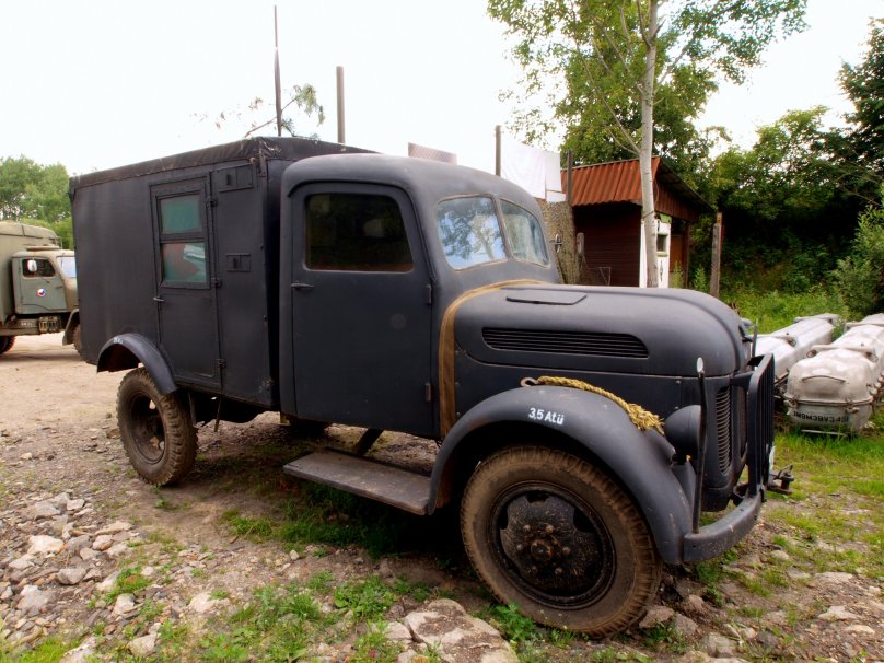 Steyr 2000a автомобиль