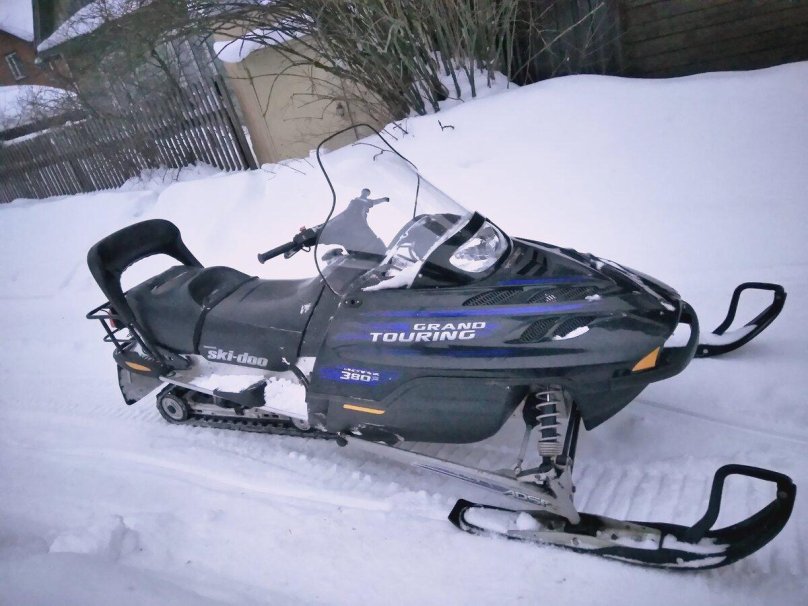 BRP Ski-Doo Grand Touring 380f 2001