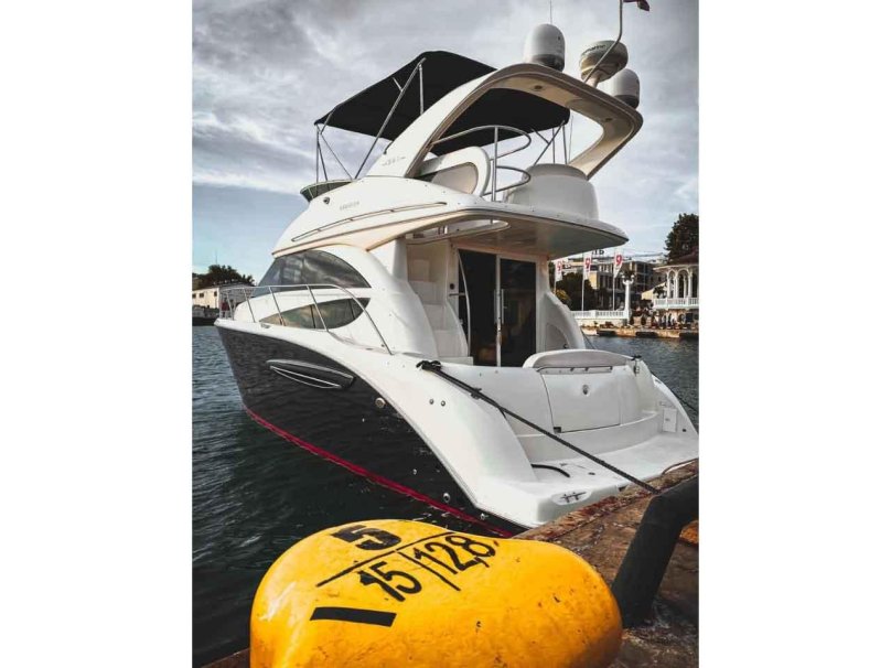 Яхта Meridian в Жуковском