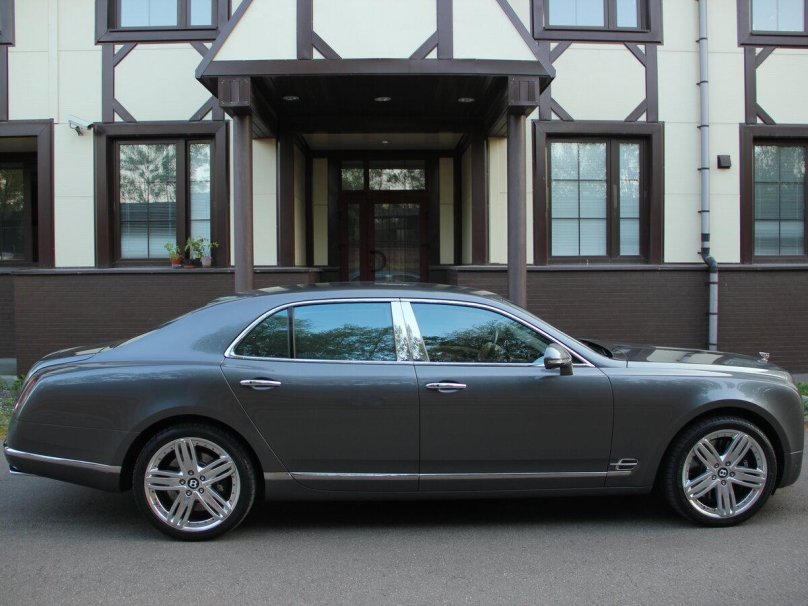 Бентли седан 2010