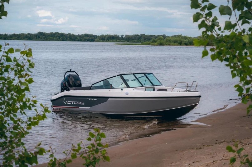 Лодка Виктори 570