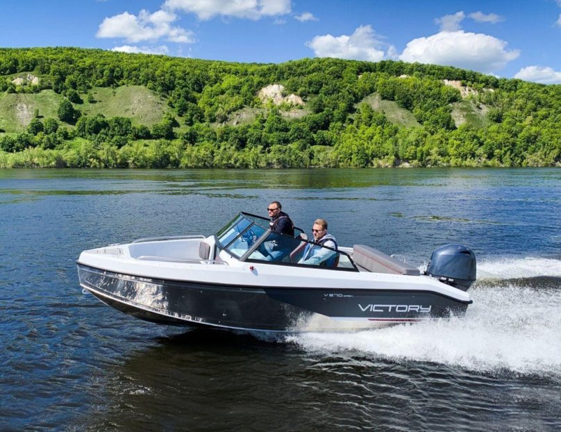 Катер Виктори 570