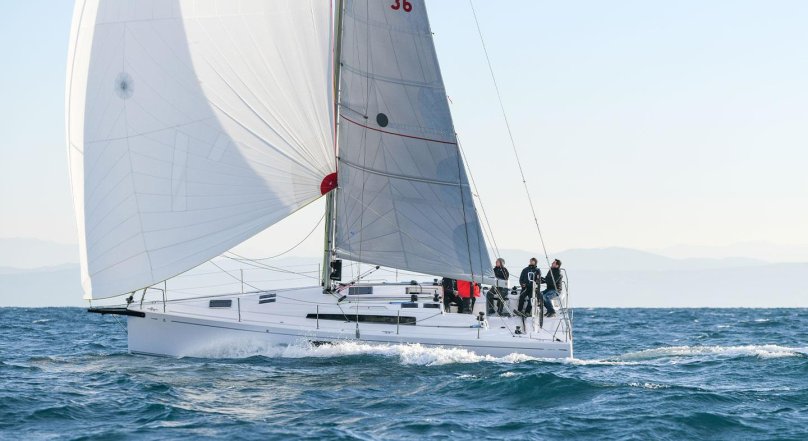 Парусная яхта Beneteau sense 50