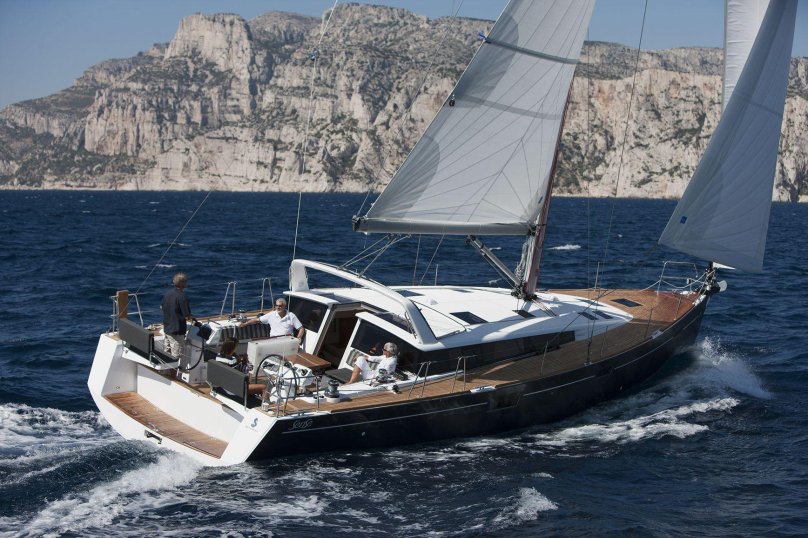 Яхта Beneteau 50
