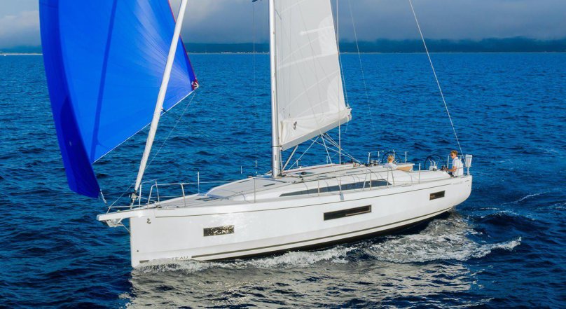 Яхта Beneteau oceanis 40