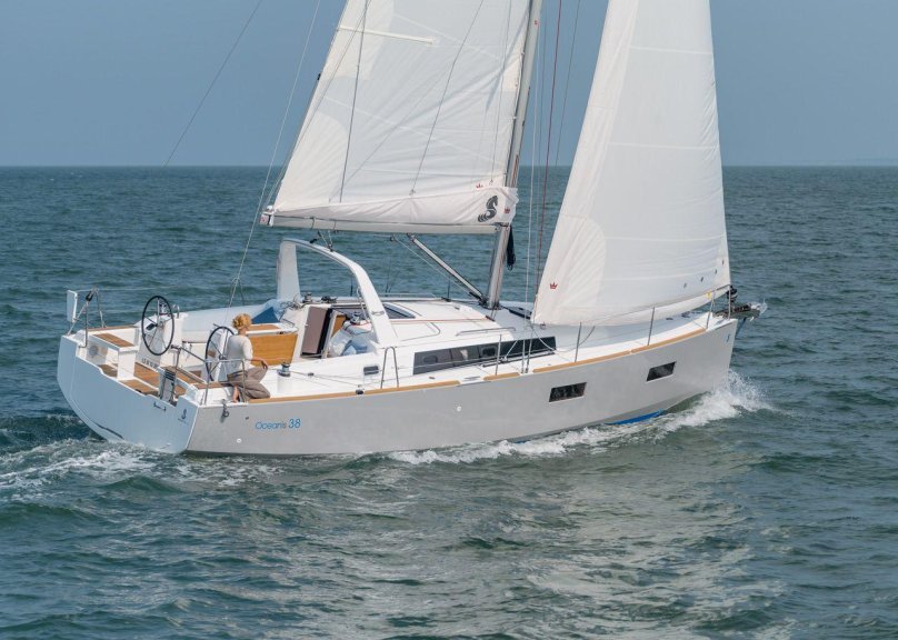Яхта Beneteau oceanis