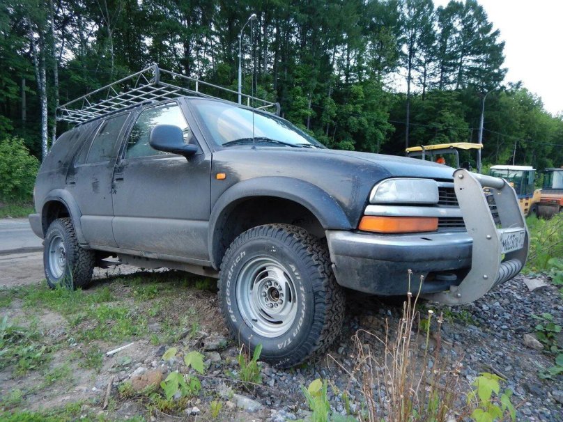 Шевроле блейзер s15 на 33 колесах