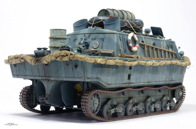 Амфибия German Land-Wasser-Schlepper