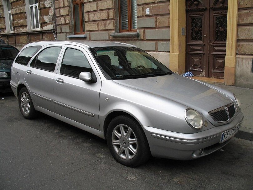 Lancia Lybra 2.4 JTD