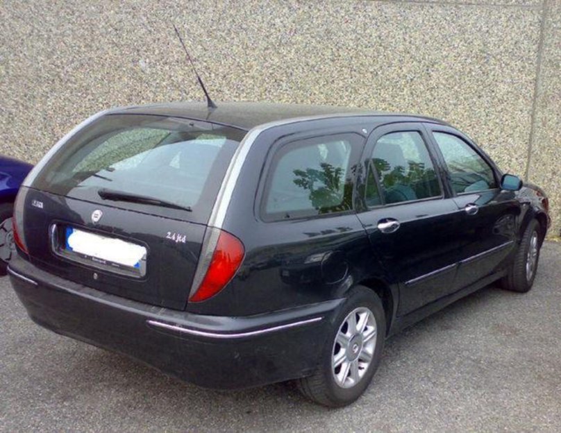Lancia Lybra 2.4 JTD
