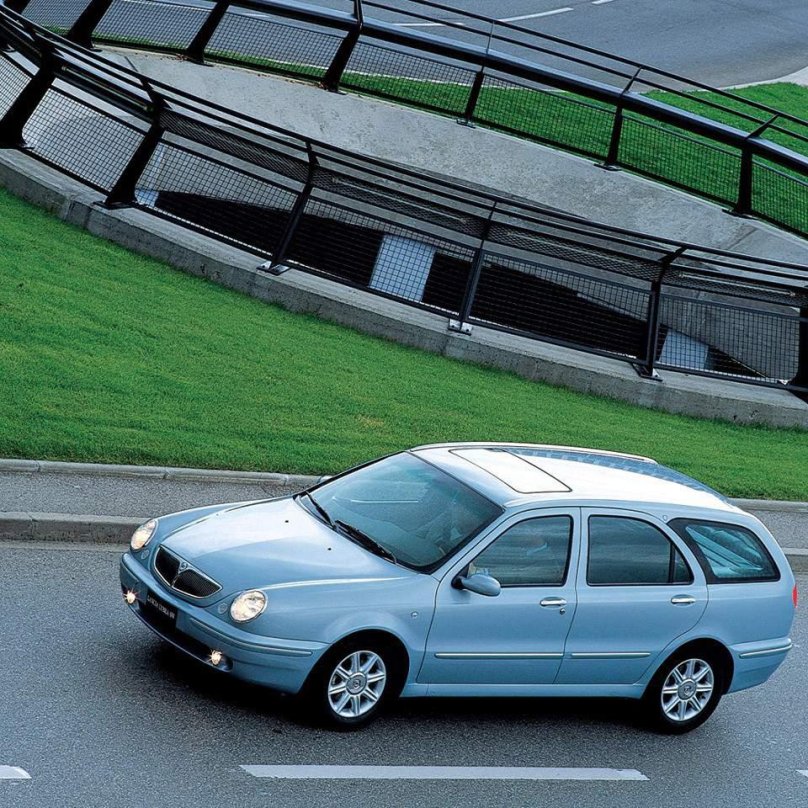 Lancia Lybra SW