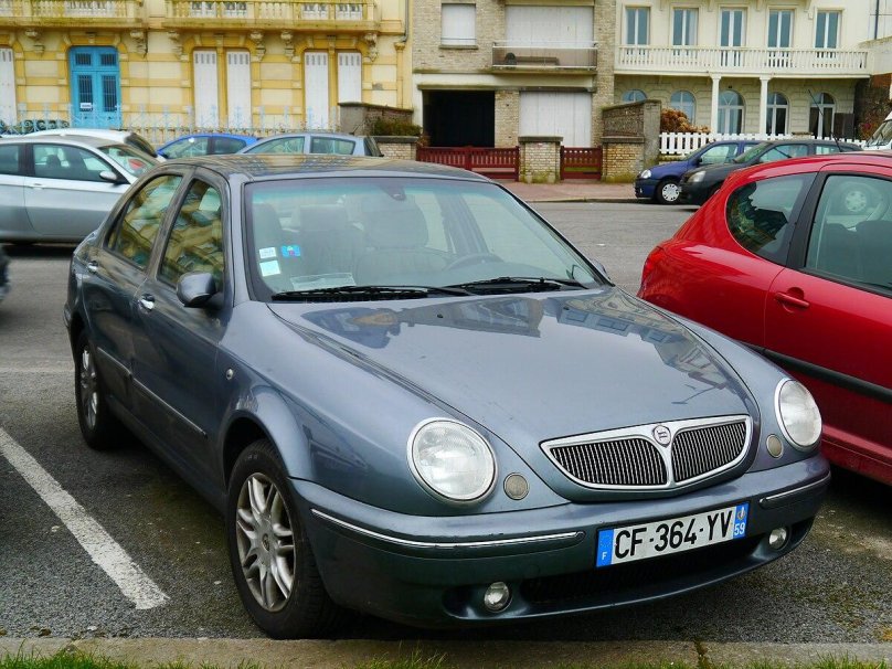 Lancia Lybra 2.4 JTD