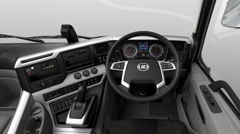 Nissan Diesel UD Quon салон