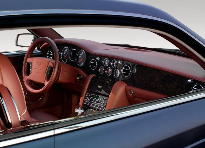 Bentley Brooklands 2008 салон