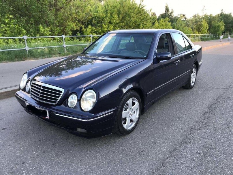 Мерседес е210 2001