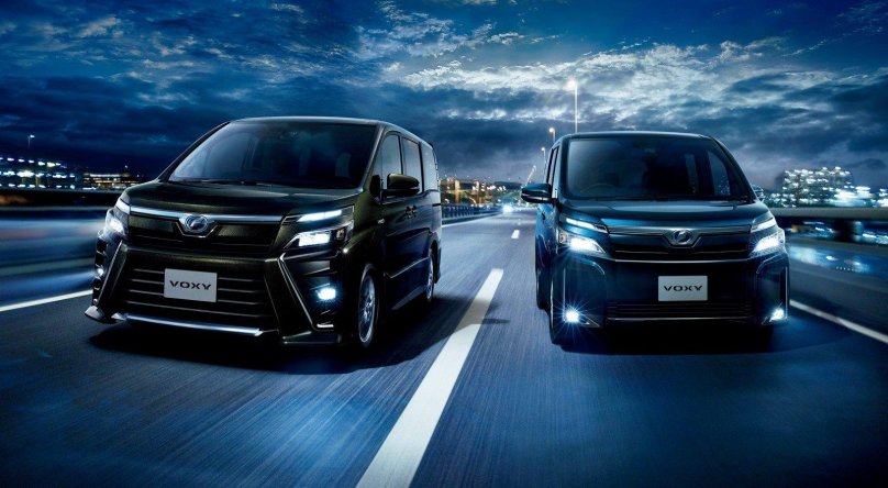 Тойота Вокси 2017