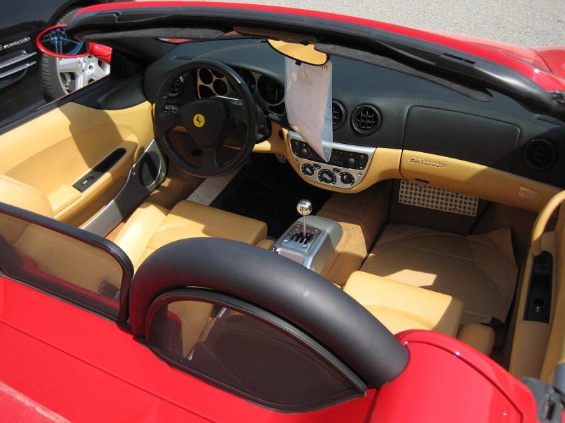 Ferrari 360 Modena салон