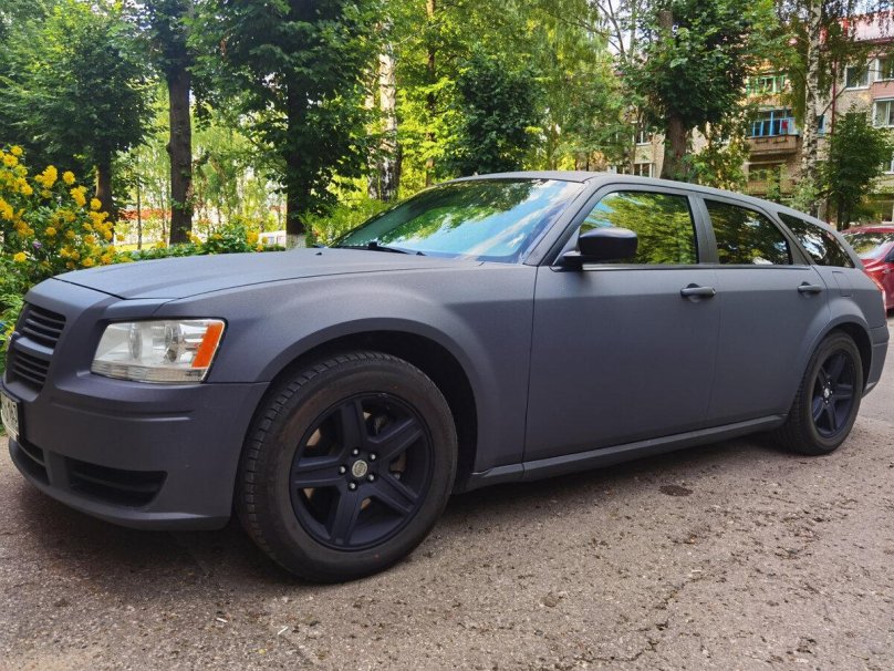 Додж Магнум серый