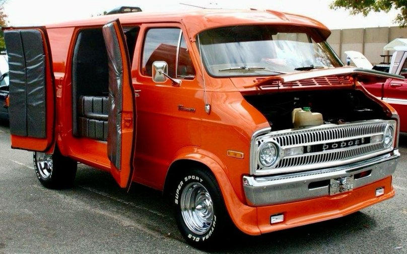 Фургон dodge Ram van
