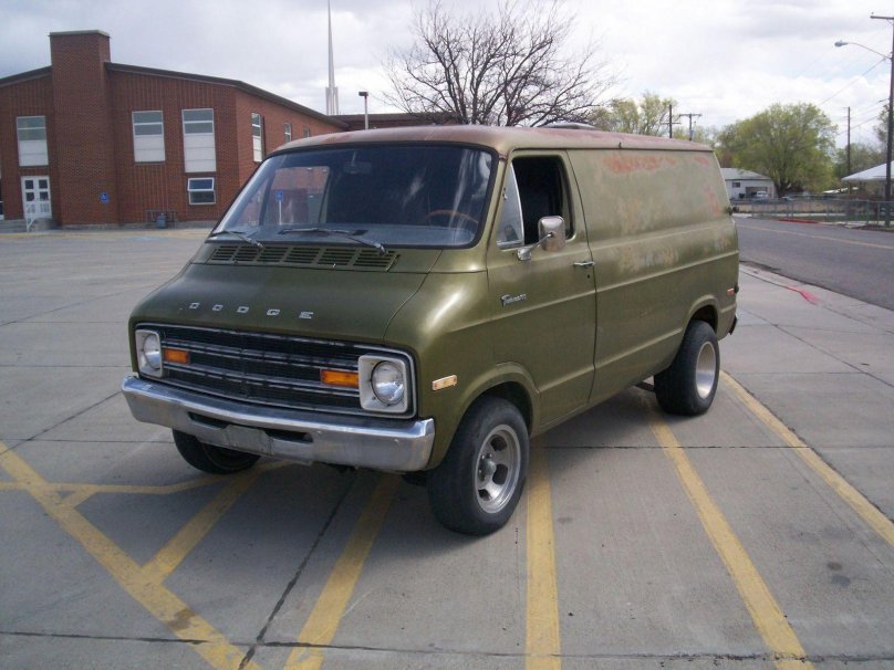Dodge Ram van 4+4