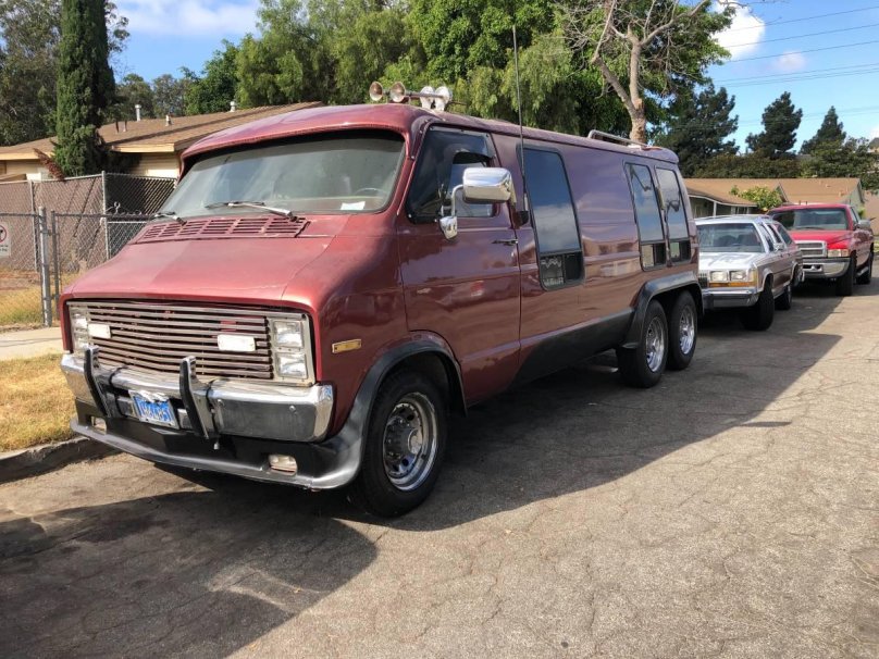1977 Dodge Ram van