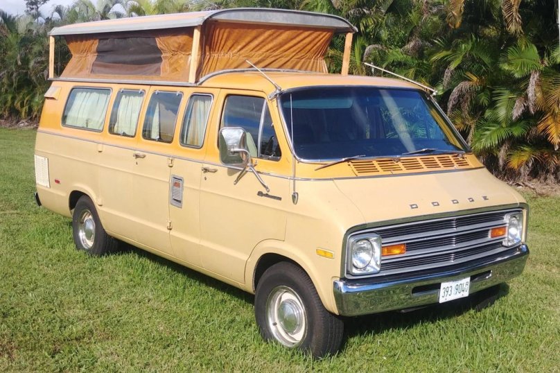 Dodge Sportsman 1975
