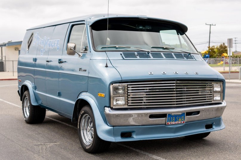 1977 Dodge Tradesman 200