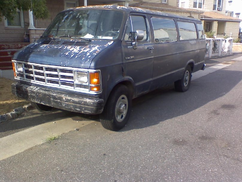 Dodge Ram van 1990