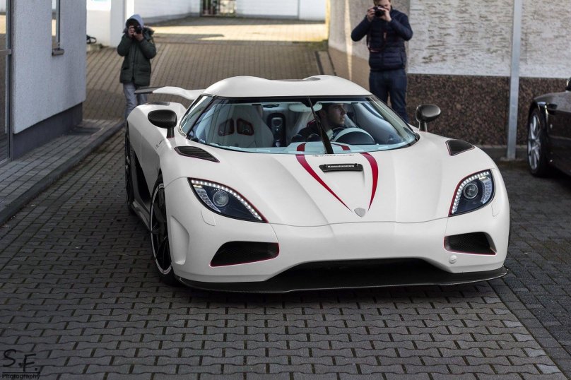 Кенигсегг Agera r
