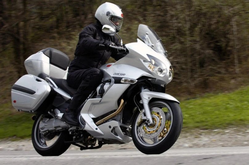 Мото Гуцци 1200