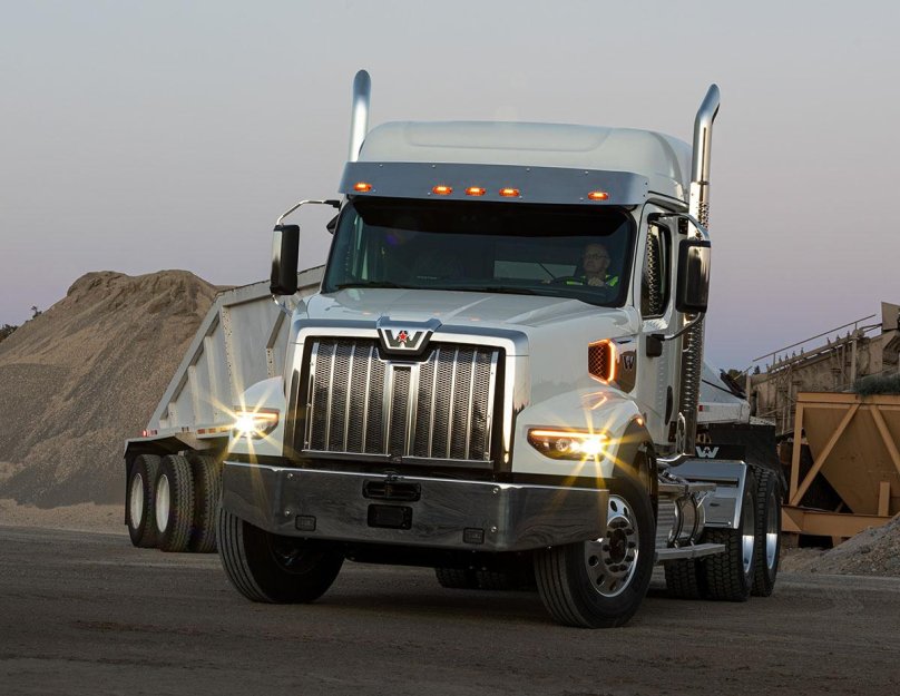 Магистральный тягач Western Star 4900