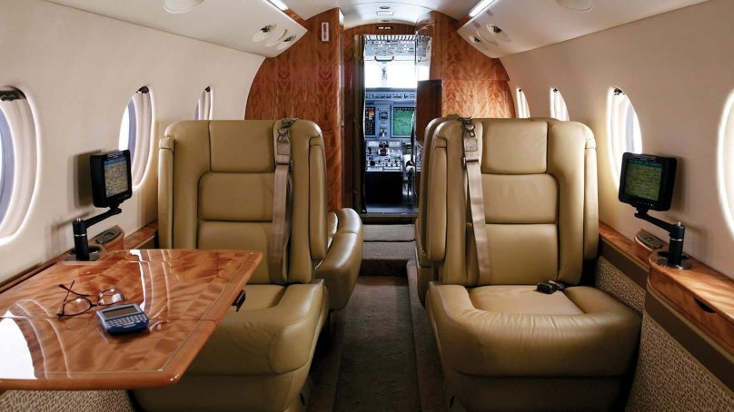 Бизнес-Джет Gulfstream g150