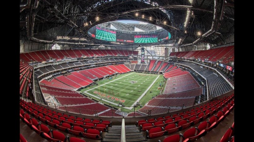 Стадион Мерседес-Бенц-Арена