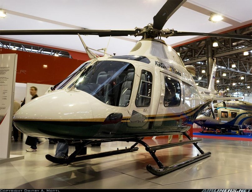 Вертолет Agusta 119