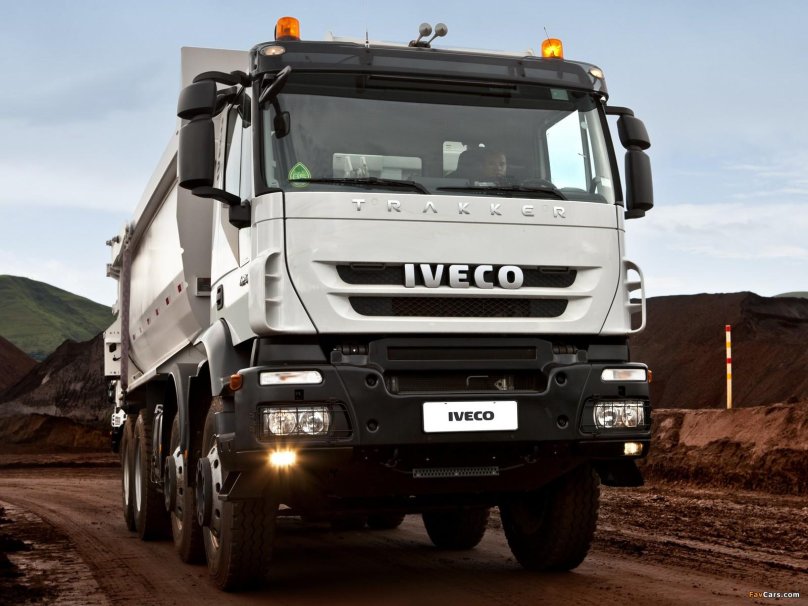 Ивеко Траккер
